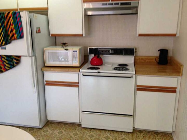Property Photo:  846 Chatham Drive 846  FL 34285 