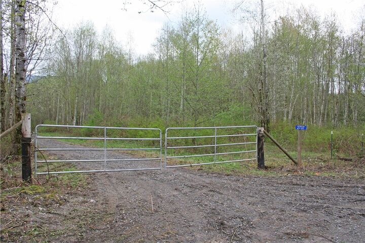 2737 Overpass Rd  Bow WA 98232 photo