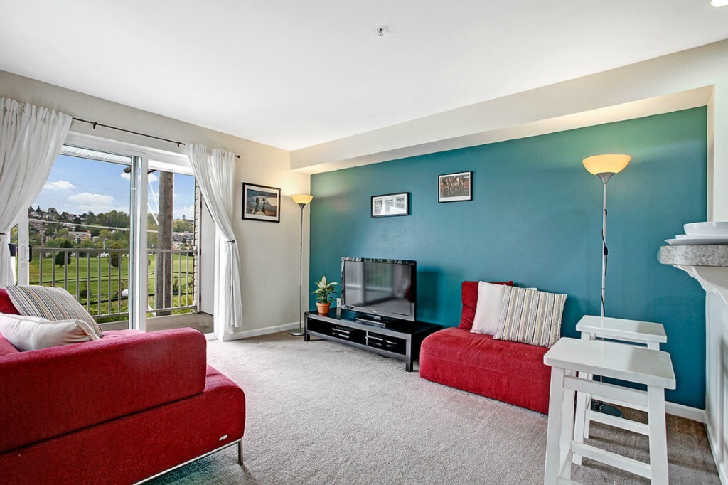 Property Photo: 2530 15th Ave W 407 WA 98119