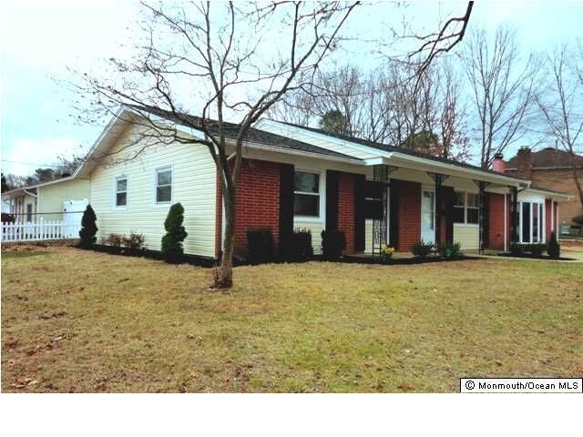 Property Photo:  6 First Avenue  NJ 08831 