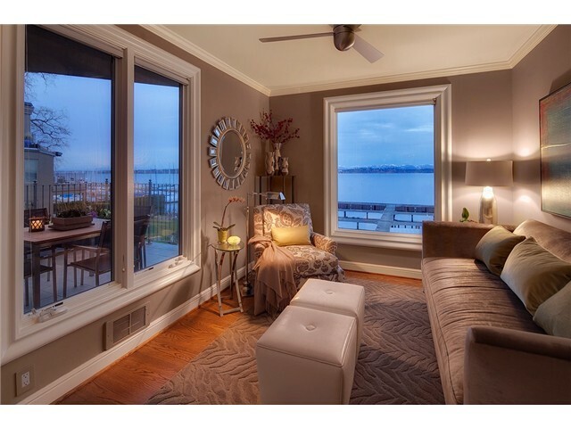 Property Photo:  302 Lakeside Ave S 201  WA 98144 