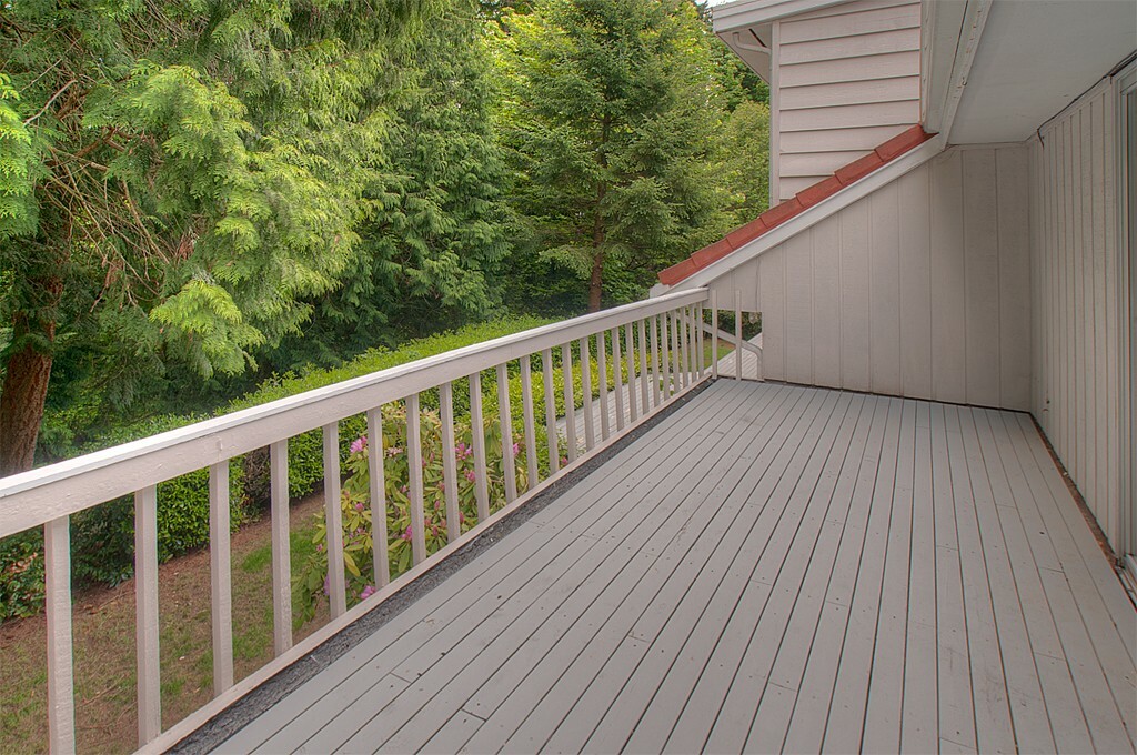 Property Photo: 3200 102nd Ave NE WA 98004