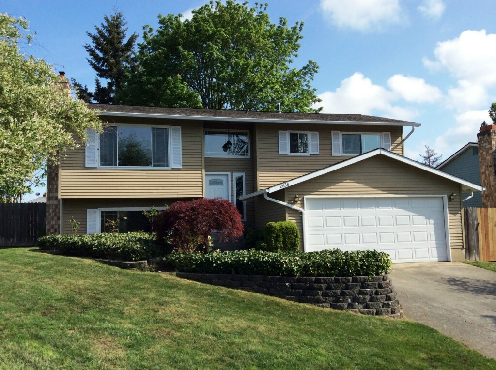 Property Photo: 12638 SE 214th St WA 98031