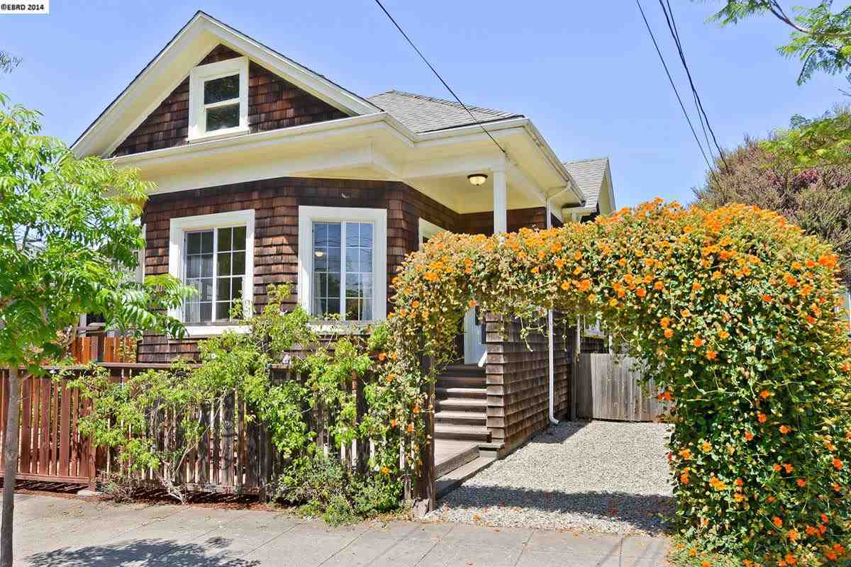 Property Photo:  1639 Francisco St  CA 94703-1216 