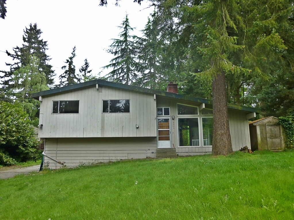 Property Photo: 5522 190th St SW WA 98036