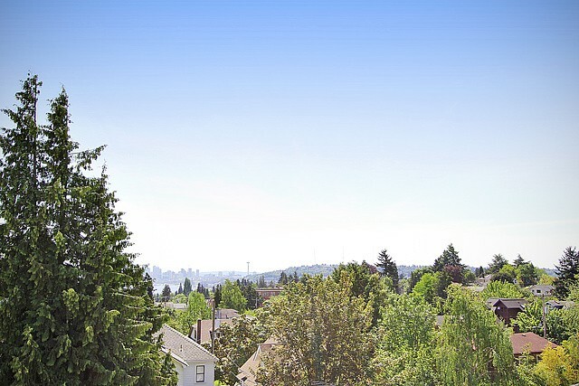 Property Photo:  4419A Corliss Ave N  WA 98103 