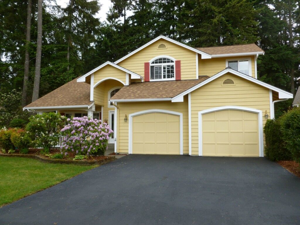 Property Photo:  1124 NW Poppy Ct  WA 98383 