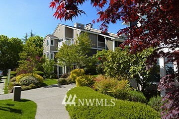 Property Photo: 300 N 130th Street 2103 WA 98133