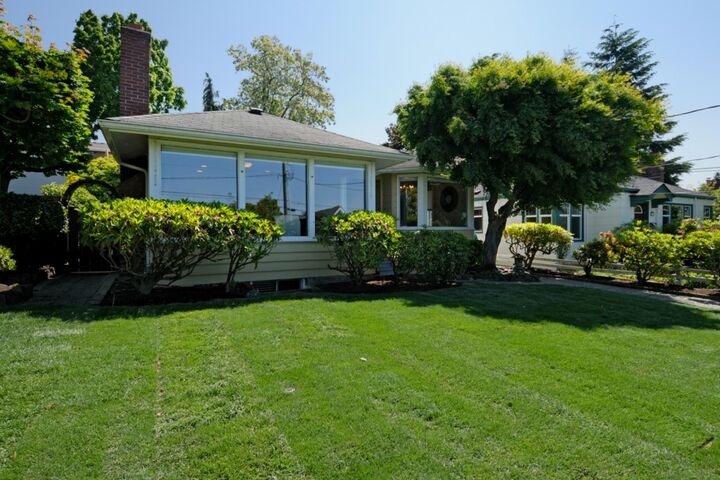 2634 31st Ave W  Seattle WA 98199 photo