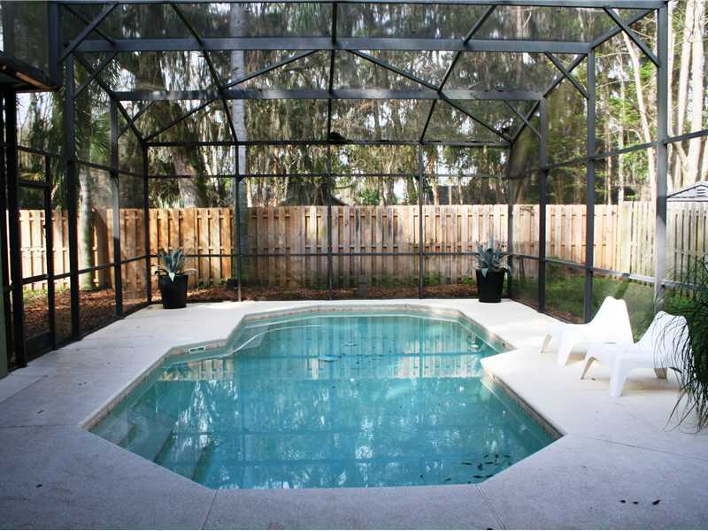 Property Photo:  1005 Twin Oaks Circle  FL 32765 