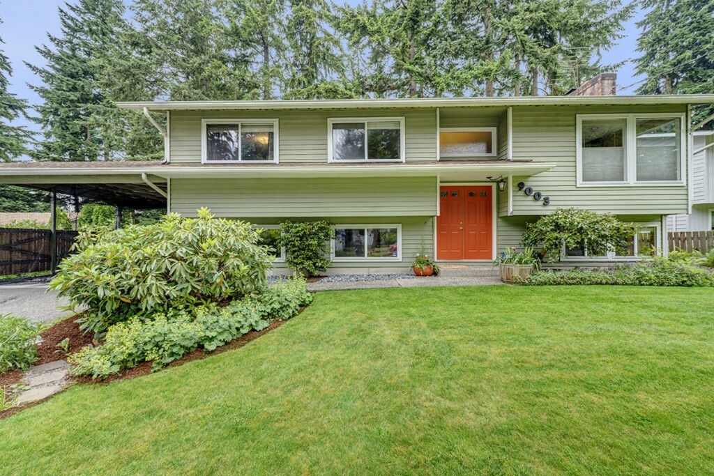 Property Photo:  9003 172nd Ave NE  WA 98052 