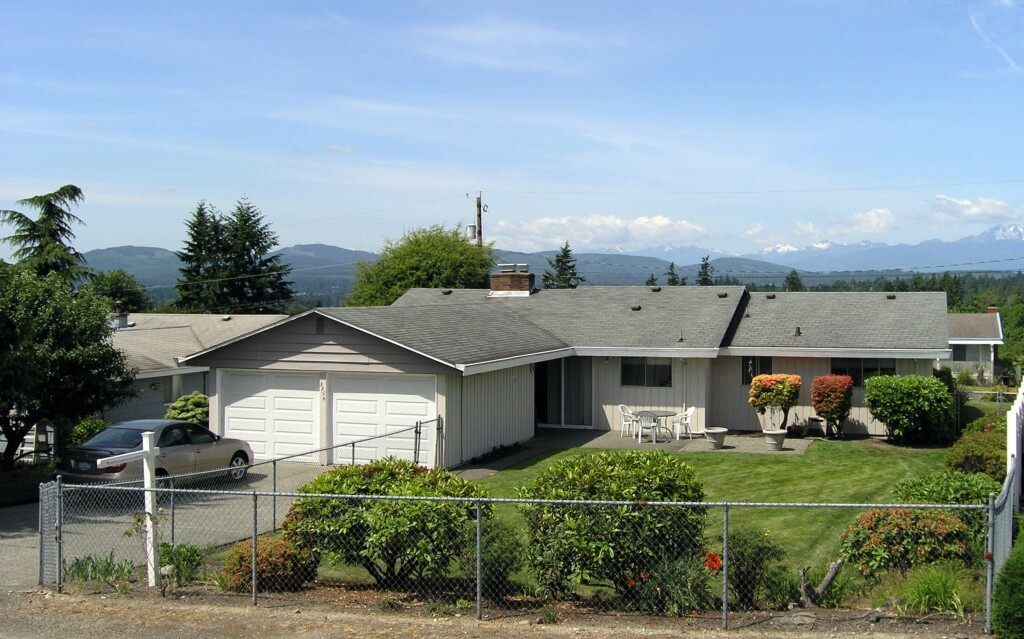 Property Photo:  3258 Almira Dr  WA 98310 