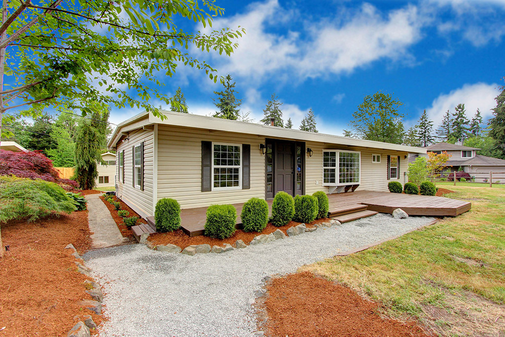 Property Photo: 6821 164th St SE WA 98296