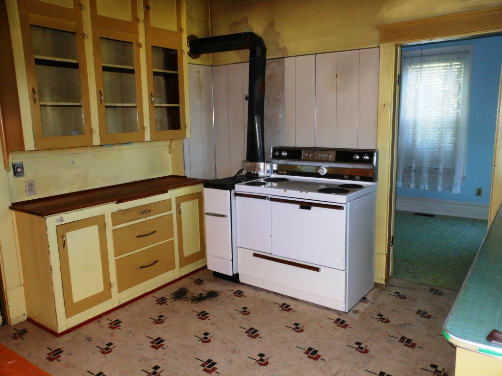 Property Photo:  318 Warner St  WA 98284 