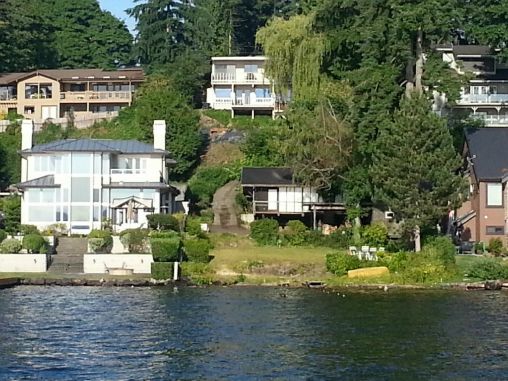 Property Photo: 1509 10th St W WA 98033