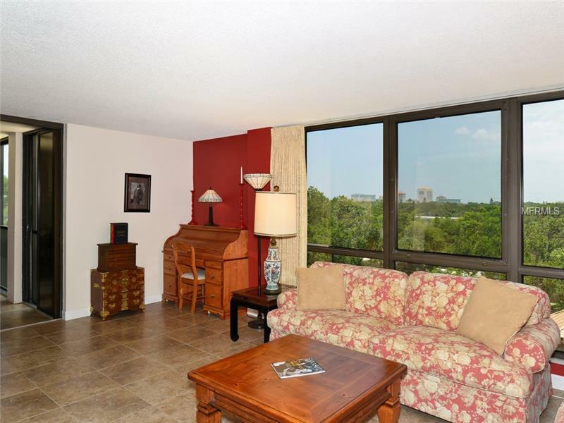 Property Photo:  707 S Gulfstream Avenue 504  FL 34236 