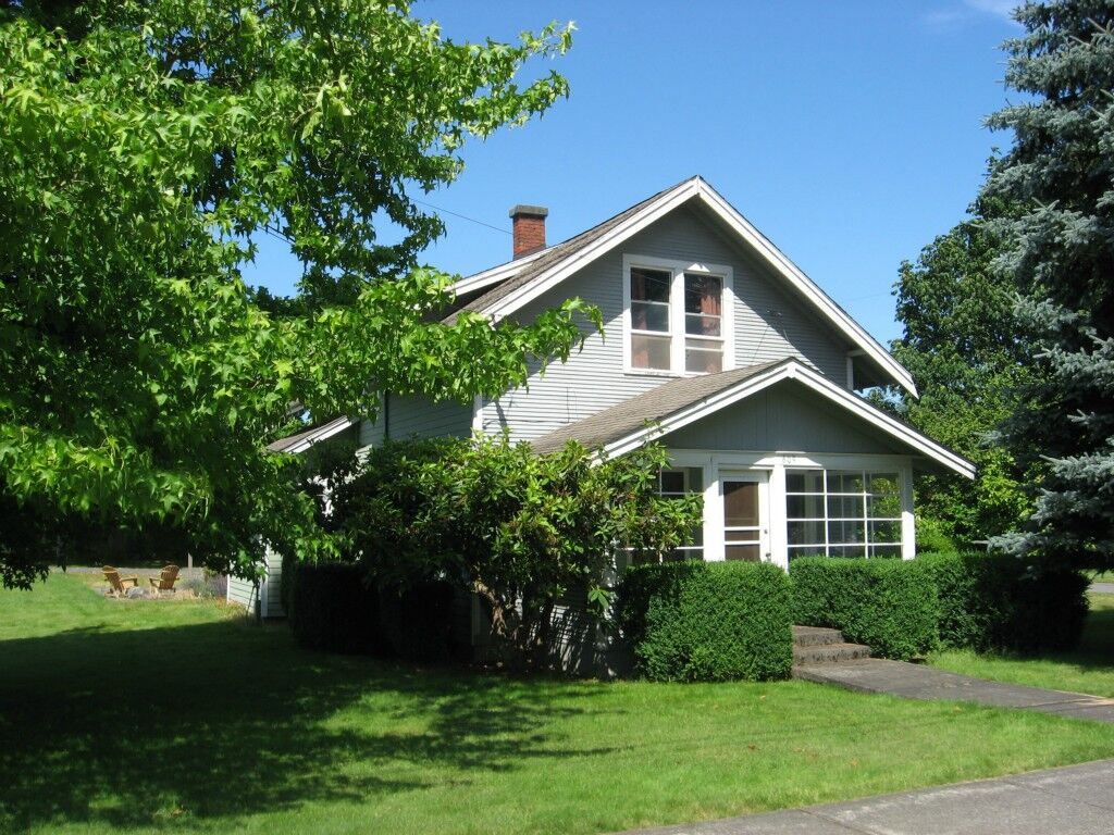 Property Photo: 609 Nooksack Avenue WA 98276