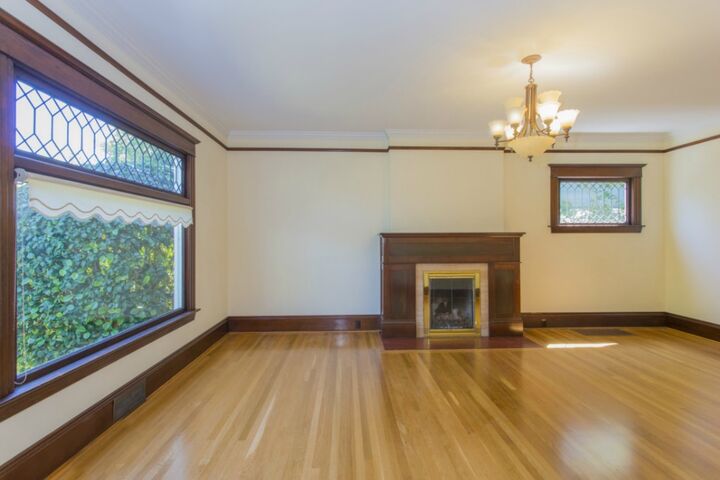 Property Photo:  1115 16th Avenue E  WA 98112 
