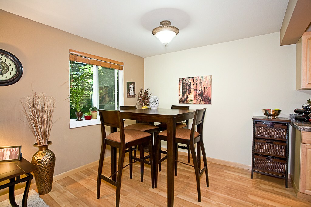 Property Photo:  700 N 160th St A 102  WA 98133 