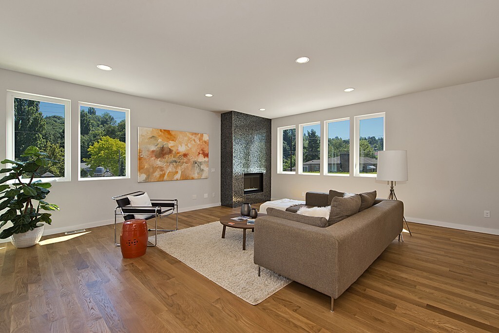 Property Photo: 2930 E Thomas Street WA 98112