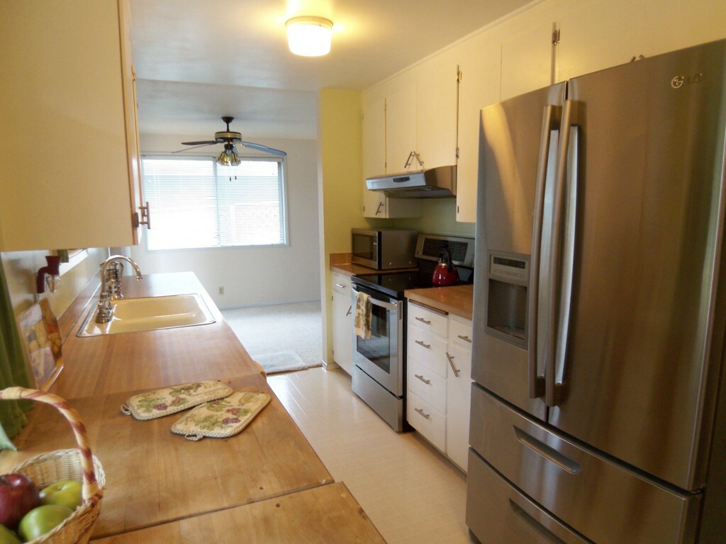 Property Photo:  28621 14th Ave S  WA 98003 