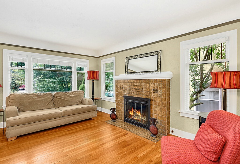 Property Photo: 5765 25th Ave NE WA 98105