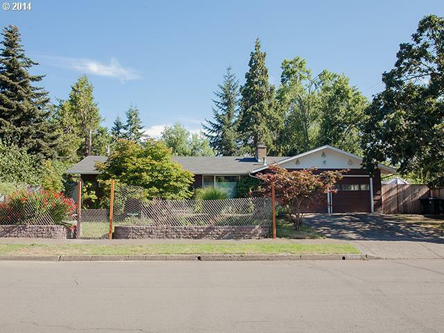 Property Photo:  355 E 43rd Ave  OR 97405 