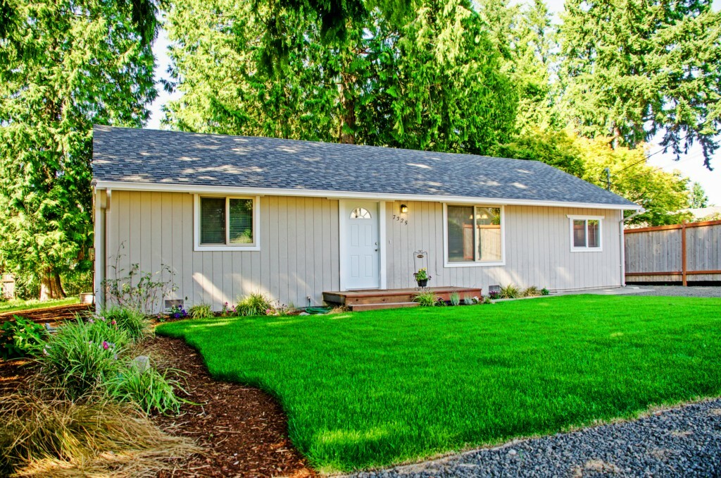 Property Photo:  7325 E Maple St  WA 98366 