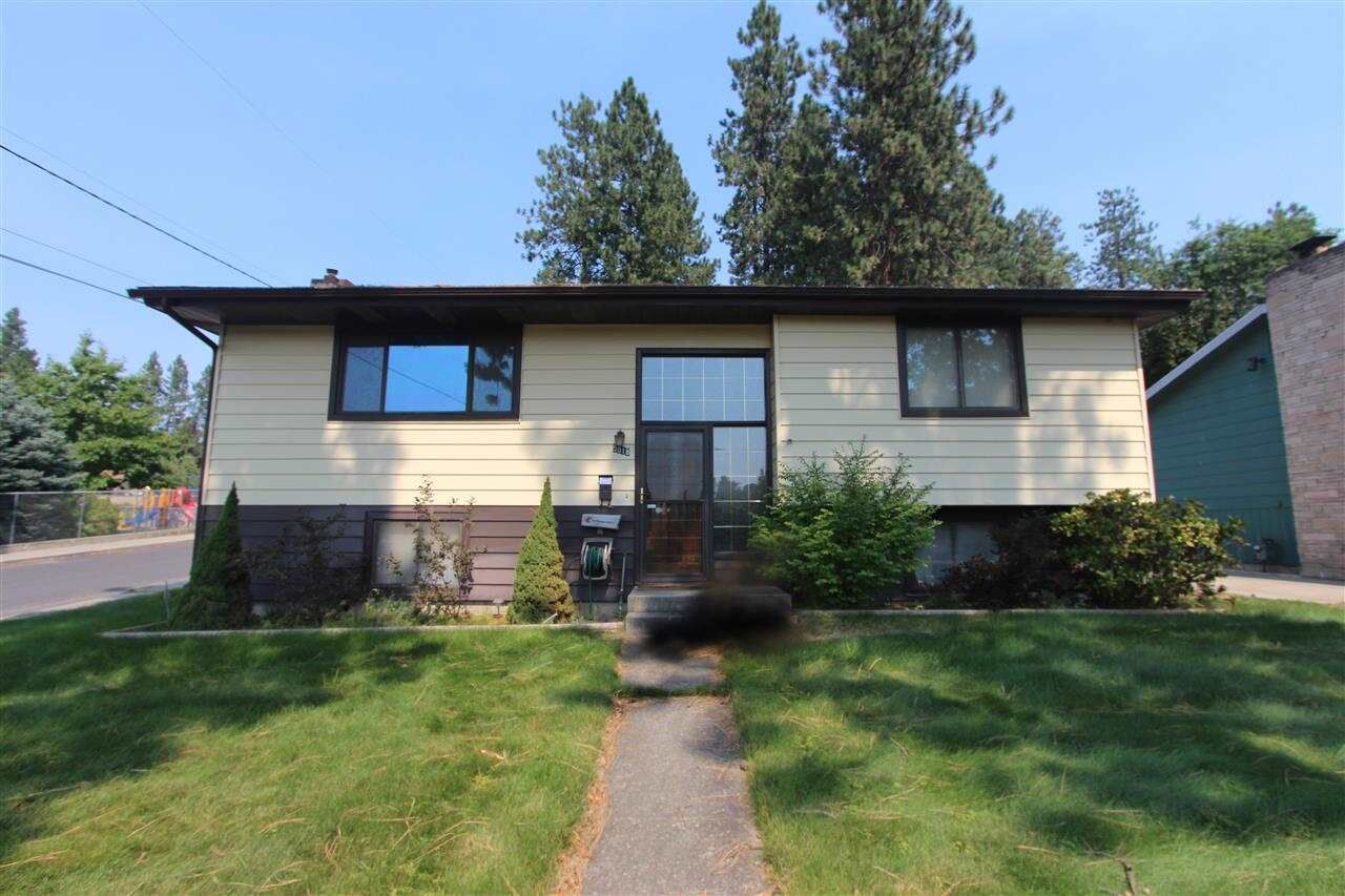 Property Photo: 5018 N Driscoll Blvd WA 99205