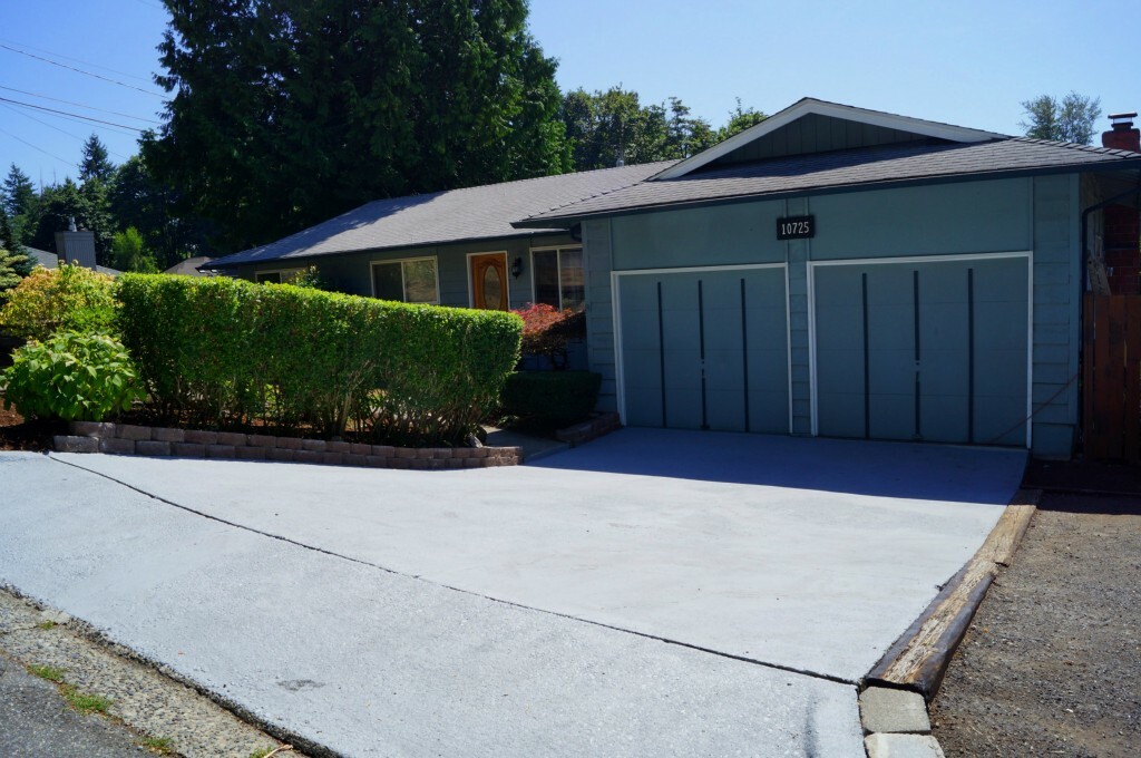 Property Photo:  10725 Sunrise Dr  WA 98011 