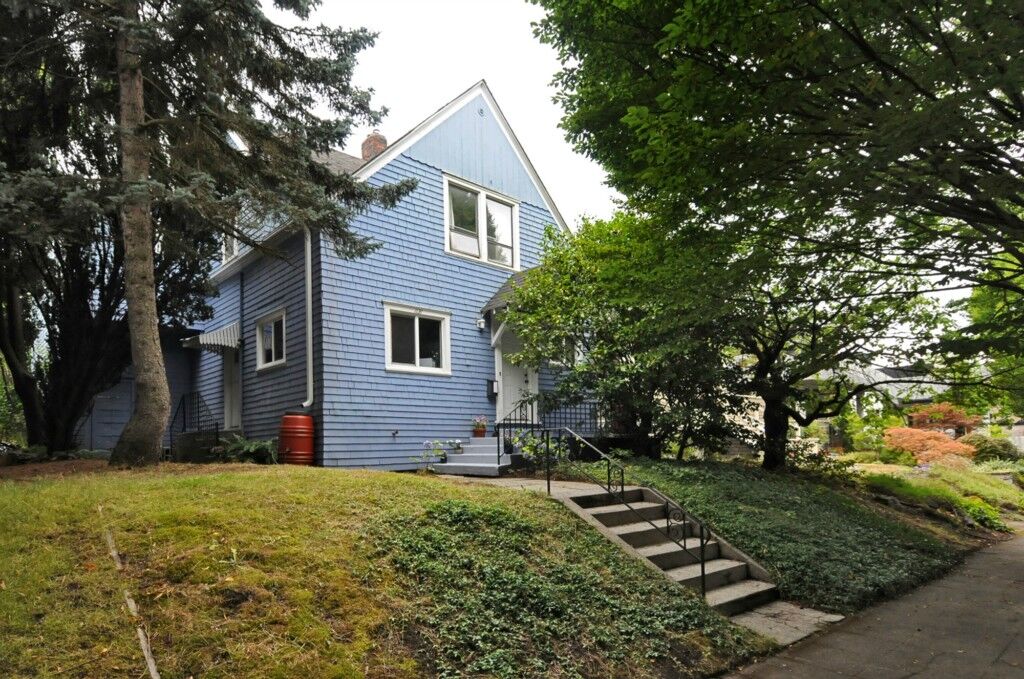 Property Photo:  1131 19th Ave E  WA 98112 