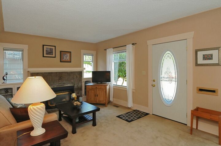 Property Photo: 509 N 76th St WA 98103