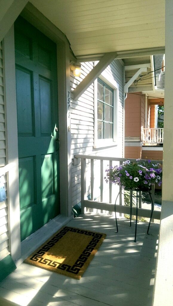 Property Photo: 7508 3rd Ave NW WA 98117