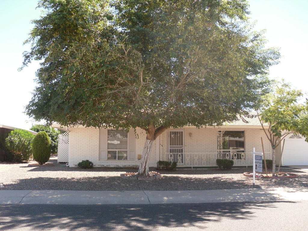 Property Photo: 9916 W Kingswood Circle AZ 85351