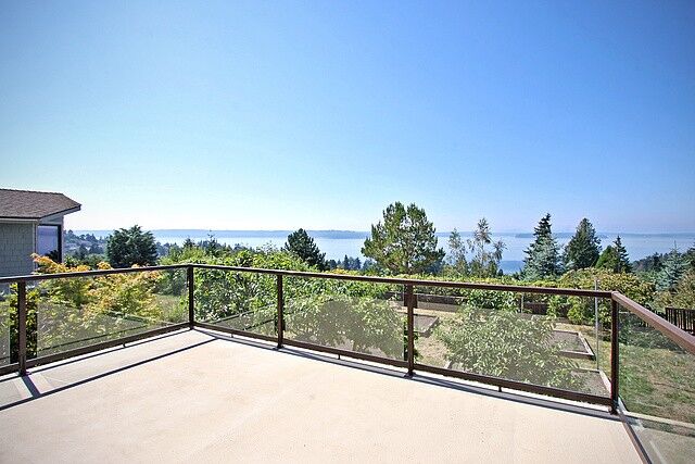 Property Photo: 8825 42nd Ave SW WA 98136