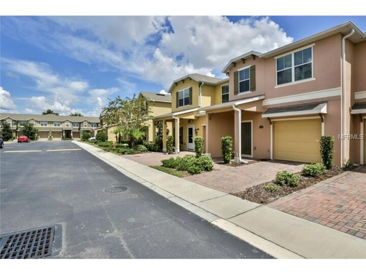 Property Photo: 1329 Heritage Commons Drive FL 32708