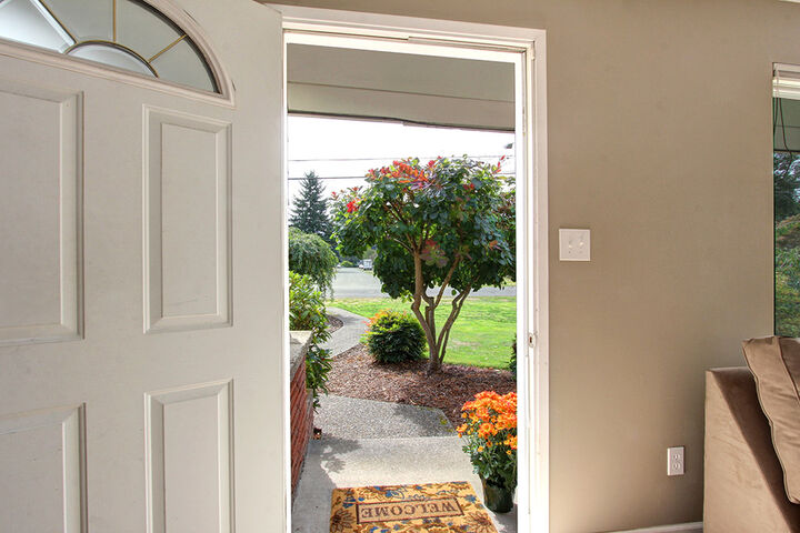 Property Photo: 1600 NE 137th Street WA 98125