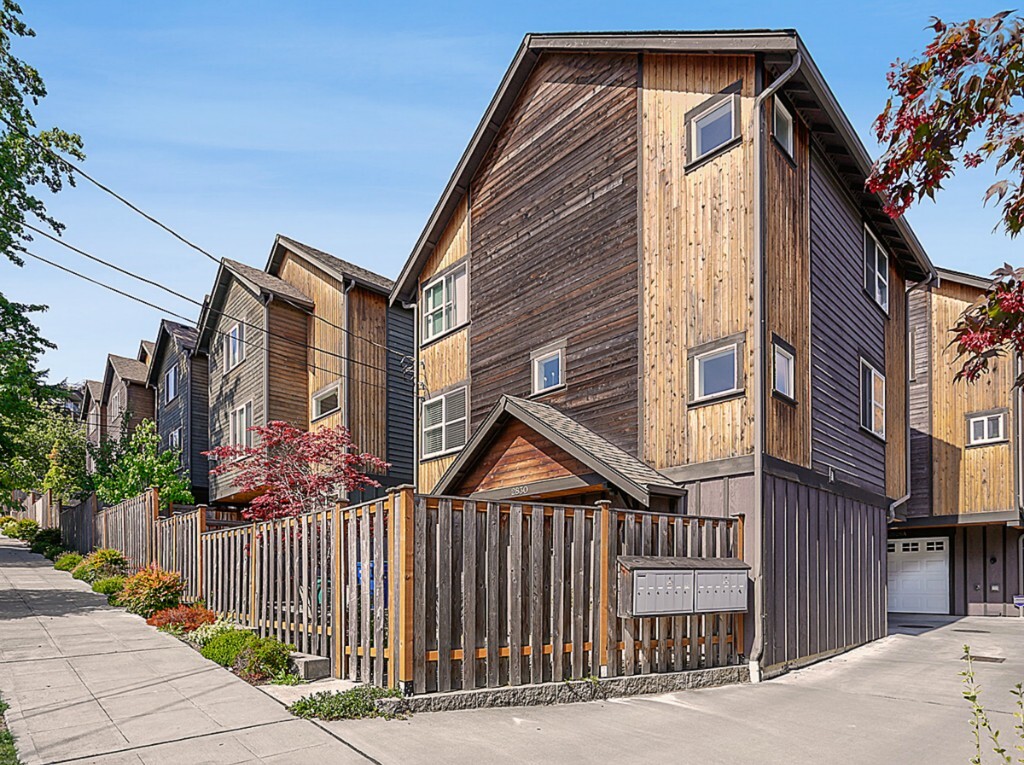 Property Photo: 2828B SW Adams St WA 98126