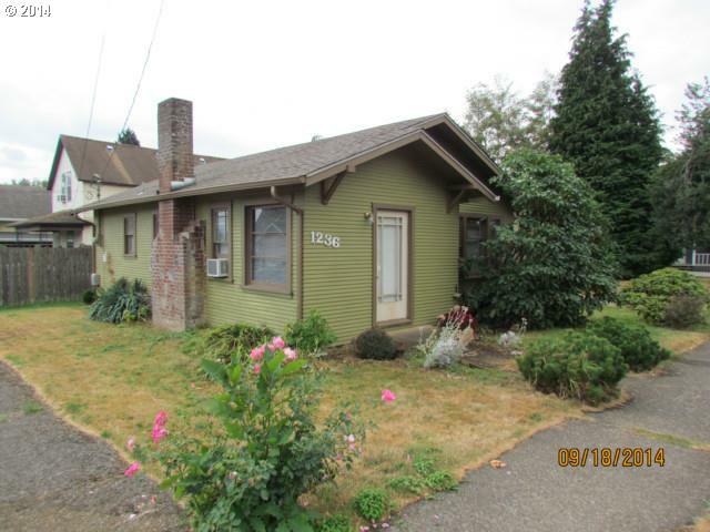 Property Photo: 1236 C St WA 98671