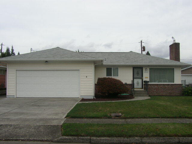 Property Photo:  3018 Louisiana St  WA 98632 