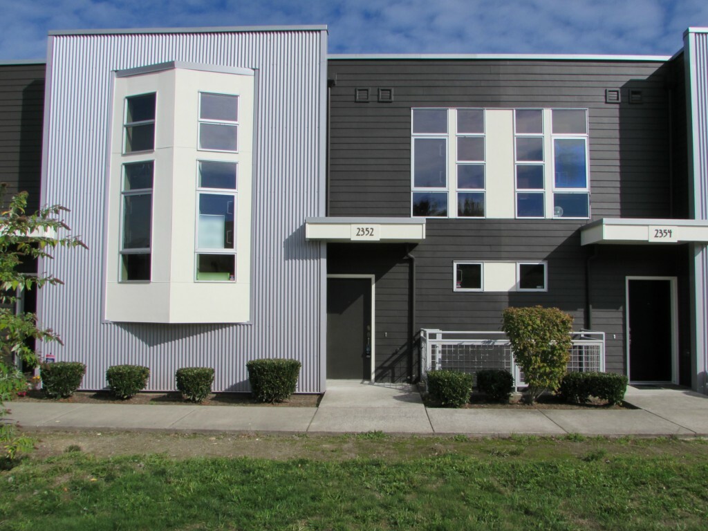 Property Photo:  2352 Yakima Ct  WA 98405 