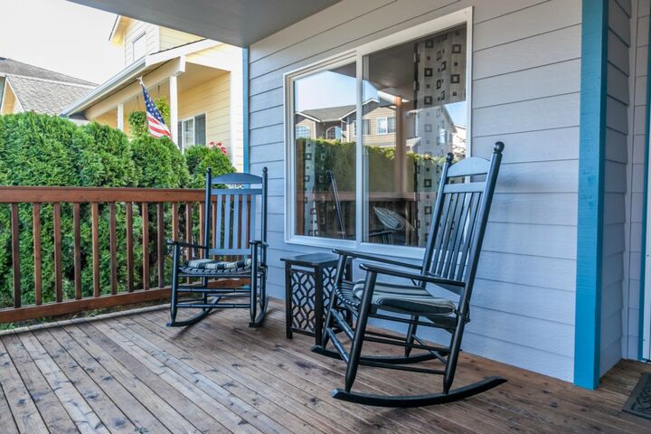 Property Photo: 1007 Lake Crest Dr WA 98290