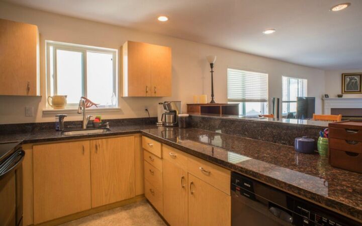 Property Photo:  1926 Fairview Avenue E 210  WA 98102 