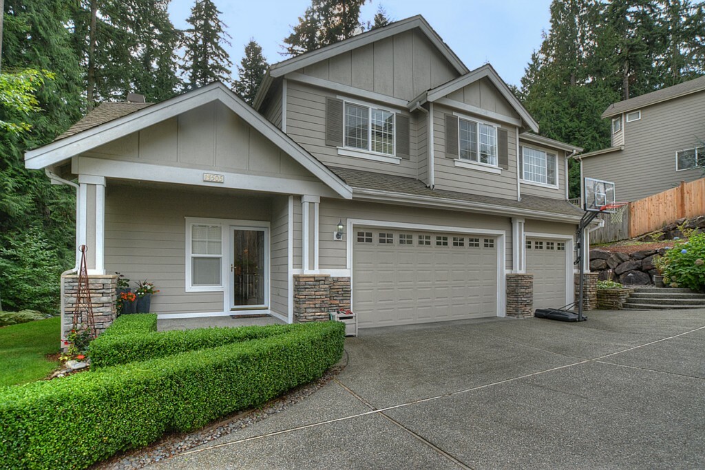 Property Photo:  18505 NE 100th Ct  WA 98052 