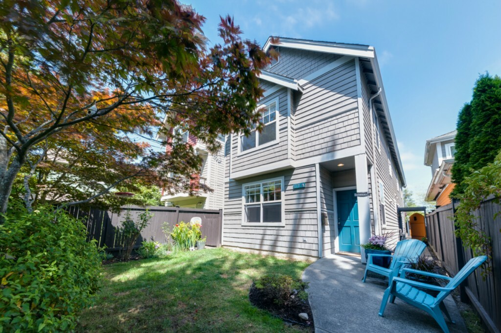 Property Photo:  2710 E Union St A  WA 98122 