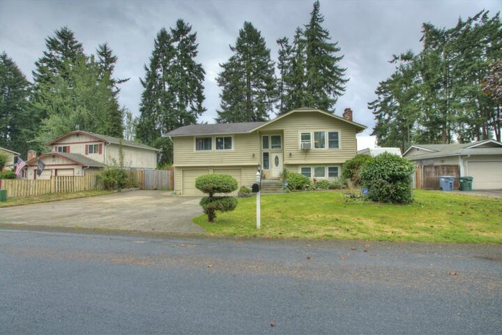 19303 10th Av Ct E  Spanaway WA 98387 photo