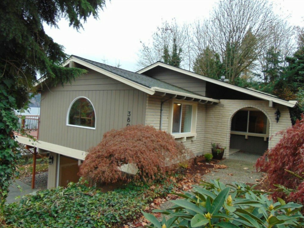 Property Photo: 3807 NE 151st St WA 98155