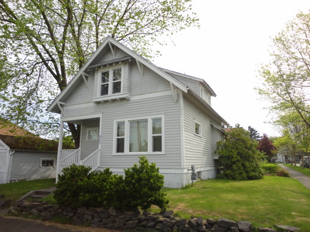 Property Photo:  923 S Junett St  WA 98405 