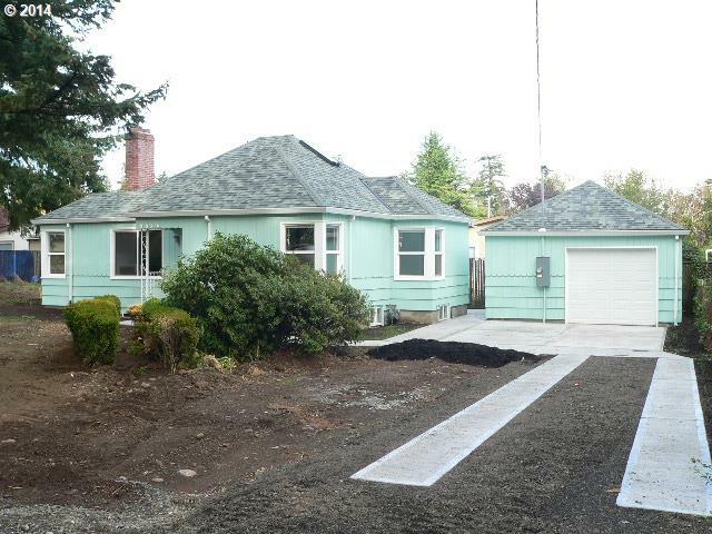 Property Photo:  3316 SE 131st Ave  OR 97236 