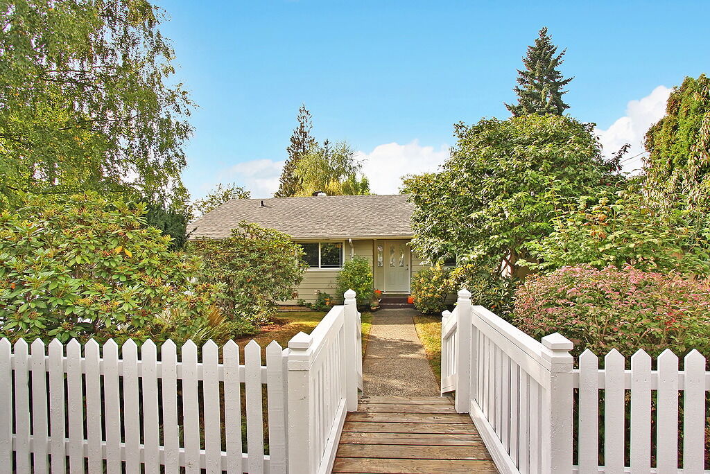 Property Photo:  13733 36th Ave NE  WA 98125 